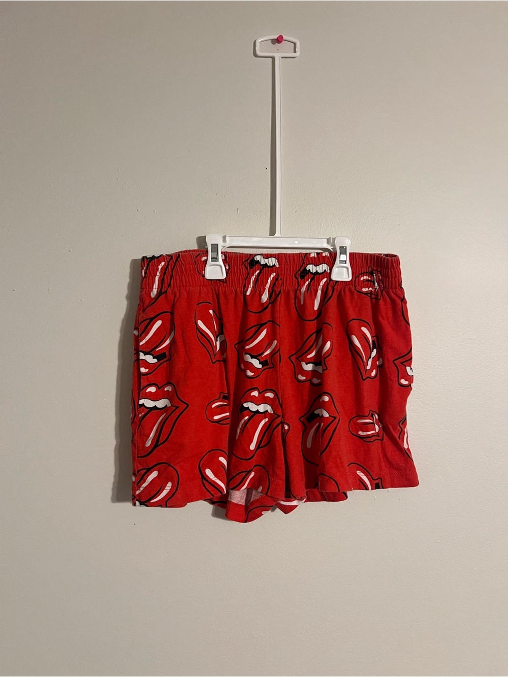 Rolling Stones Women’s Short’s Size Large Red Graphic Print Elastic Waist
